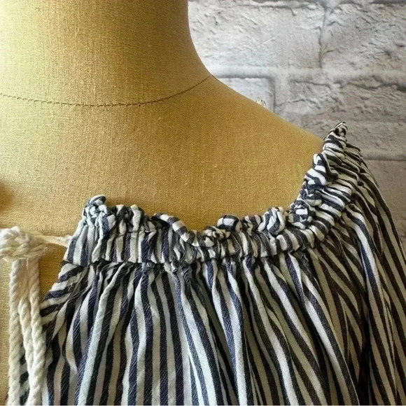 Matty M Off Shoulder Blue & White Pin Stripe Blouse w/ Keyhole Tie Women Large - Picture 9 of 12